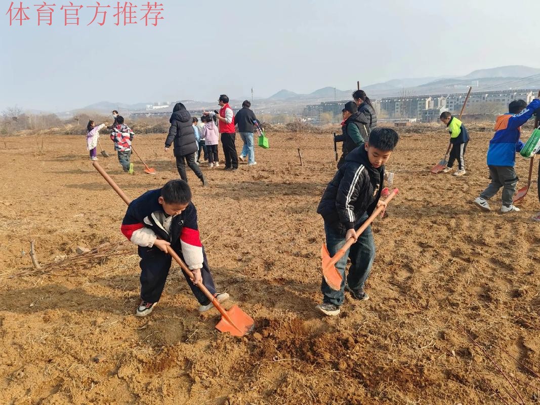 “绿茵梦想”爱心公益计划在南昌扬帆启航